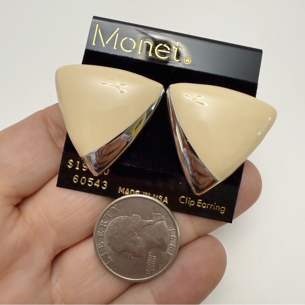 Vintage MONET Cream Enamel Silvertone Large Triangle Clip On Earrings Modernist - Picture 2 of 3